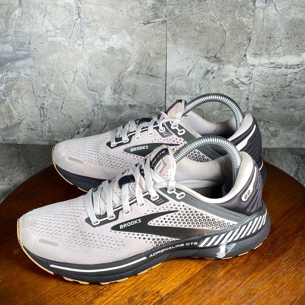 Brooks Adrenaline GTS 22 Women’s Size 8.5 Athletic Running Shoes
